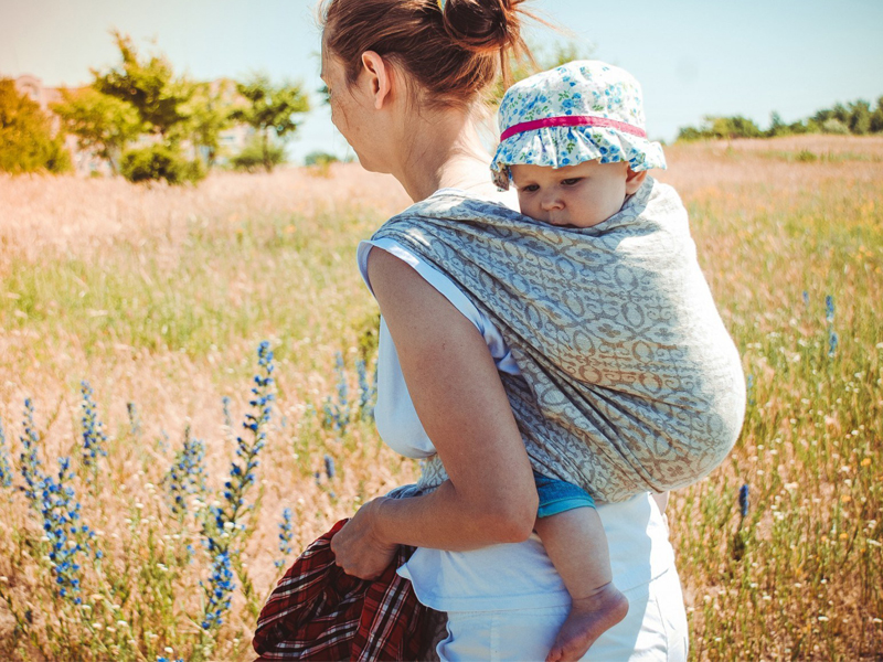 Faça você mesma: aprenda a fazer um carregador de bebê ou sling